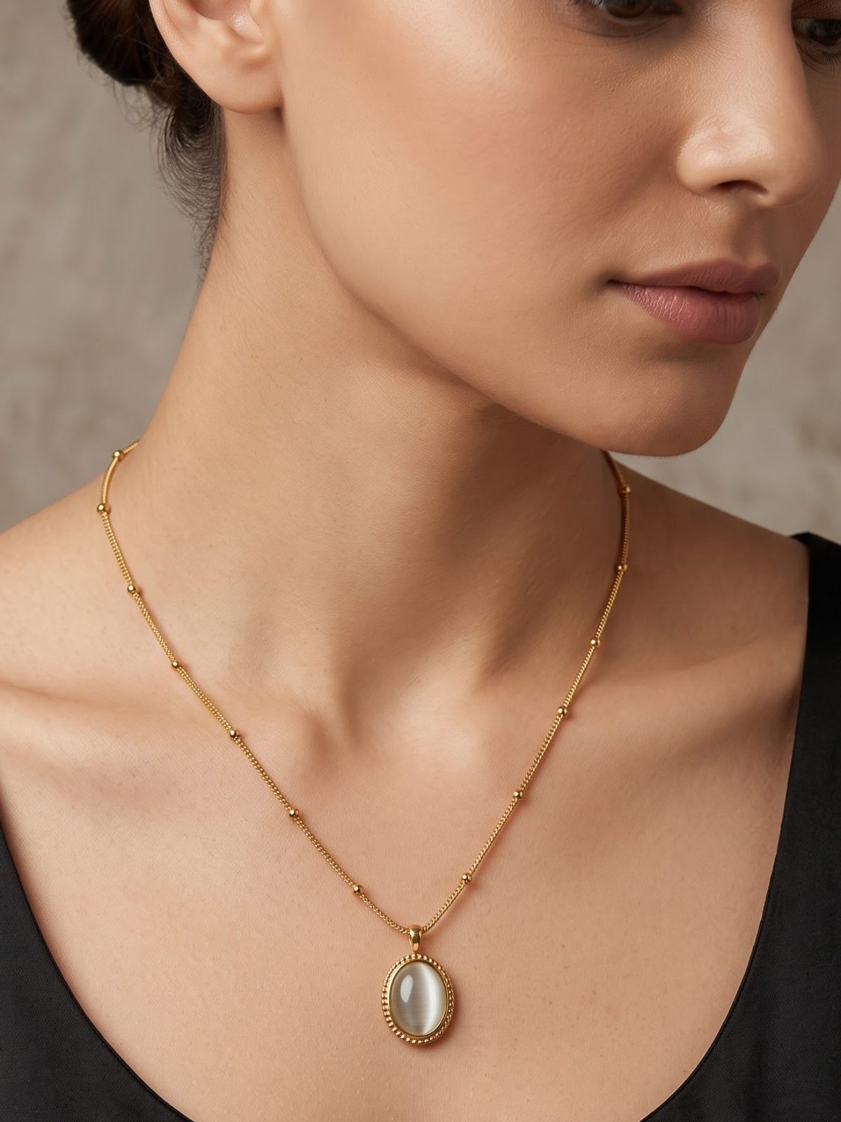 Taashi Delicate Chain Pendant Necklace