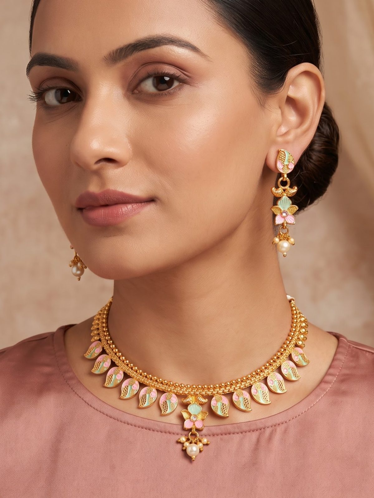 Tanisha Floral Leaf Motif Choker Necklace
