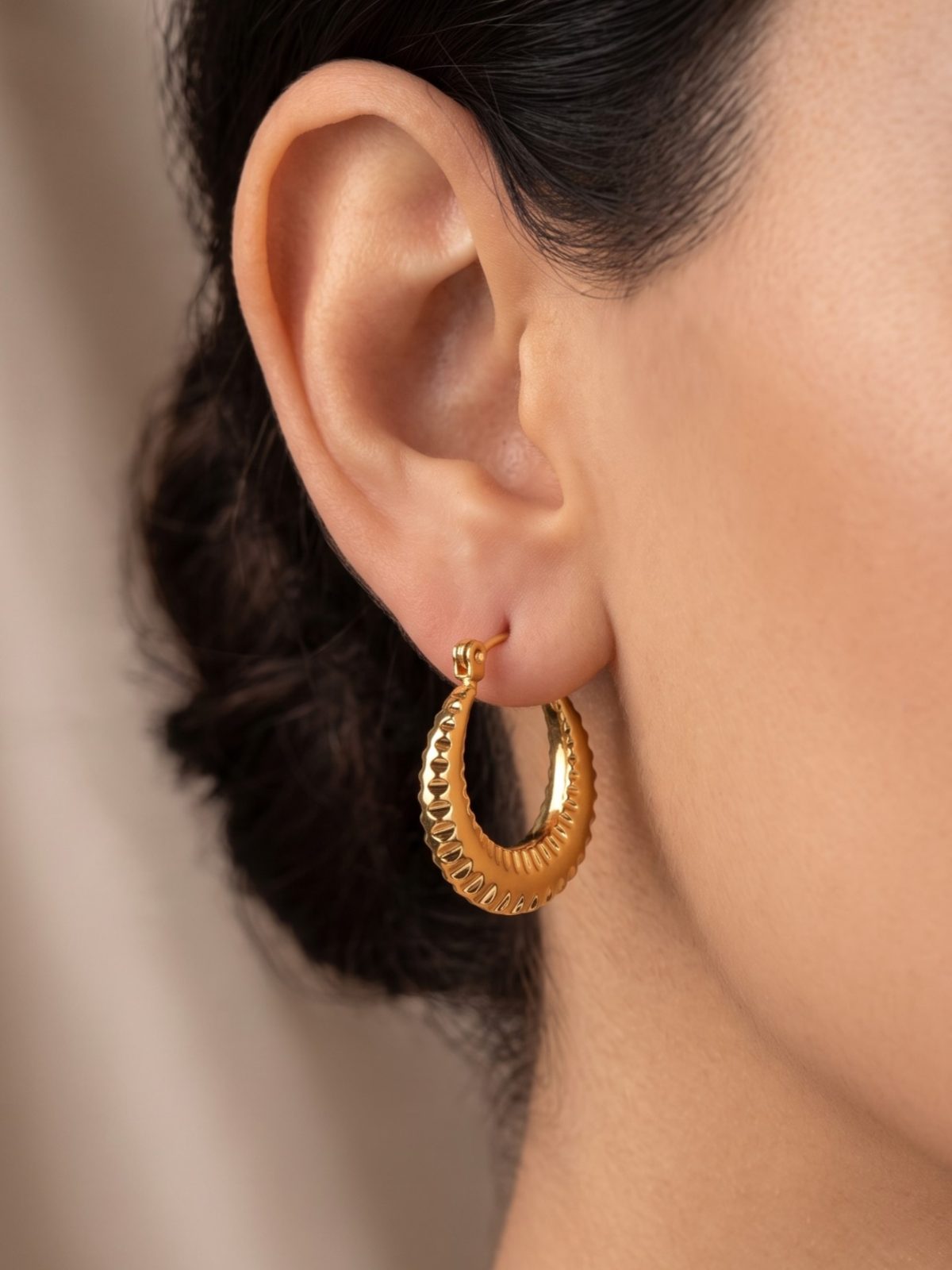 Hansika Textured Round Balis