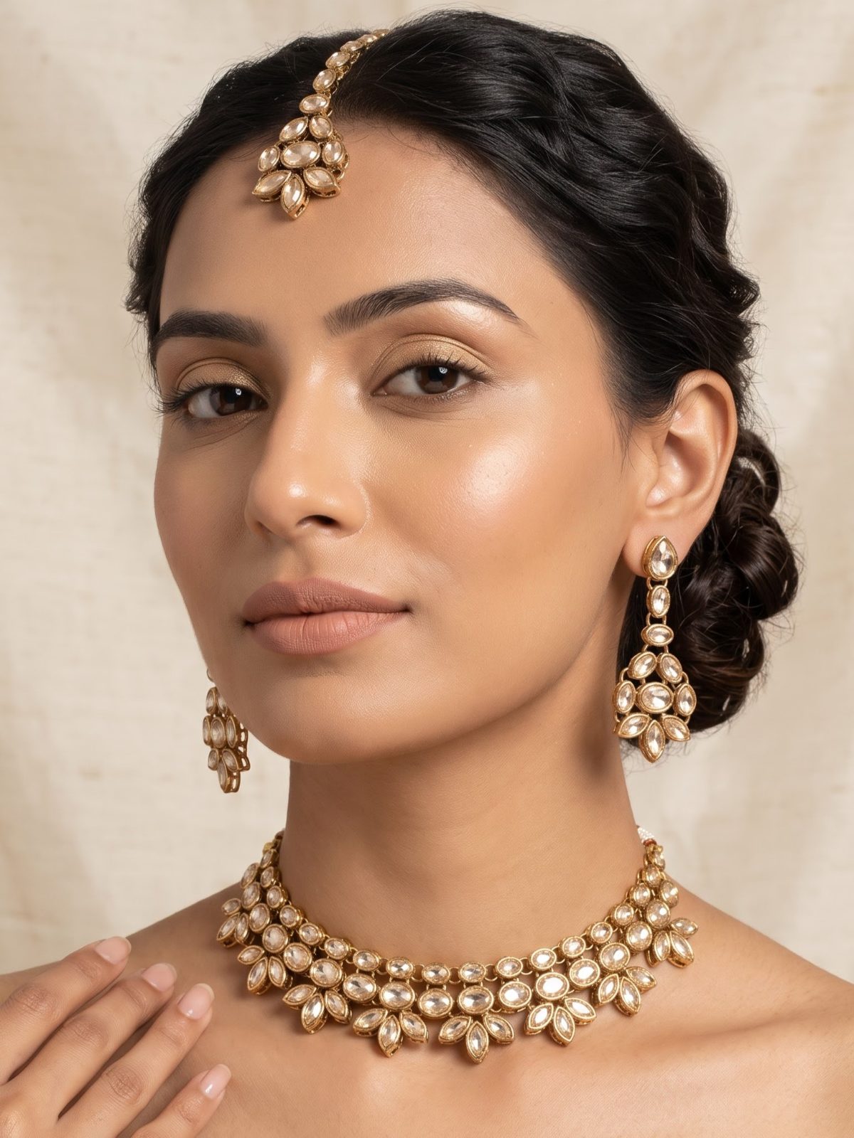 Ishita Golden Kundan Necklace Set with Maang Tikka