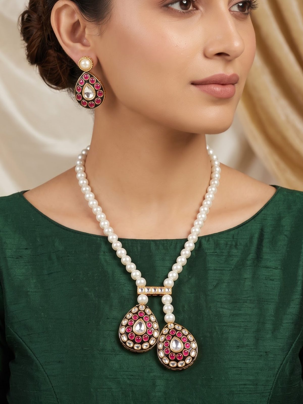 Akshita Kundan Mala Pendant Set