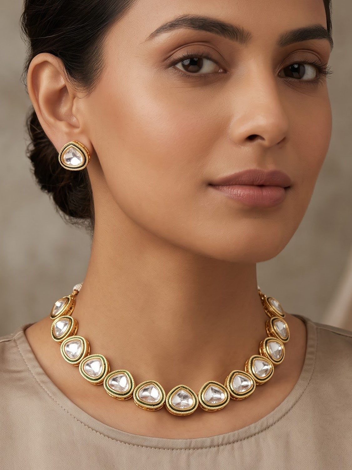 Kalpi Uncut Glass Kundan Sleek Necklace Set