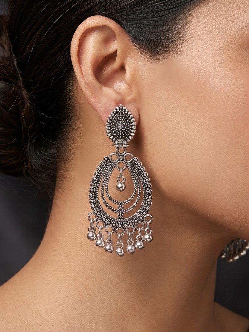 Hiya Oxidised Earring