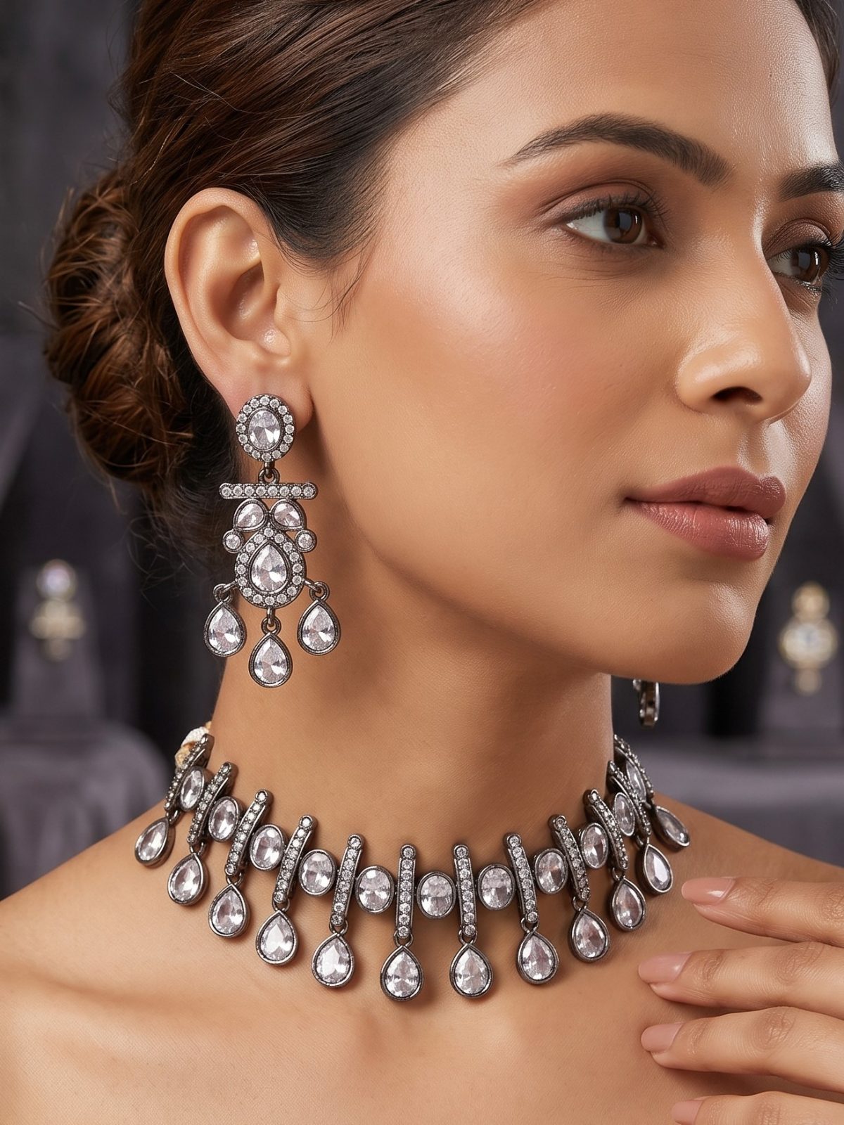 Aashvi Acrylic Kundan Sleek Choker Set